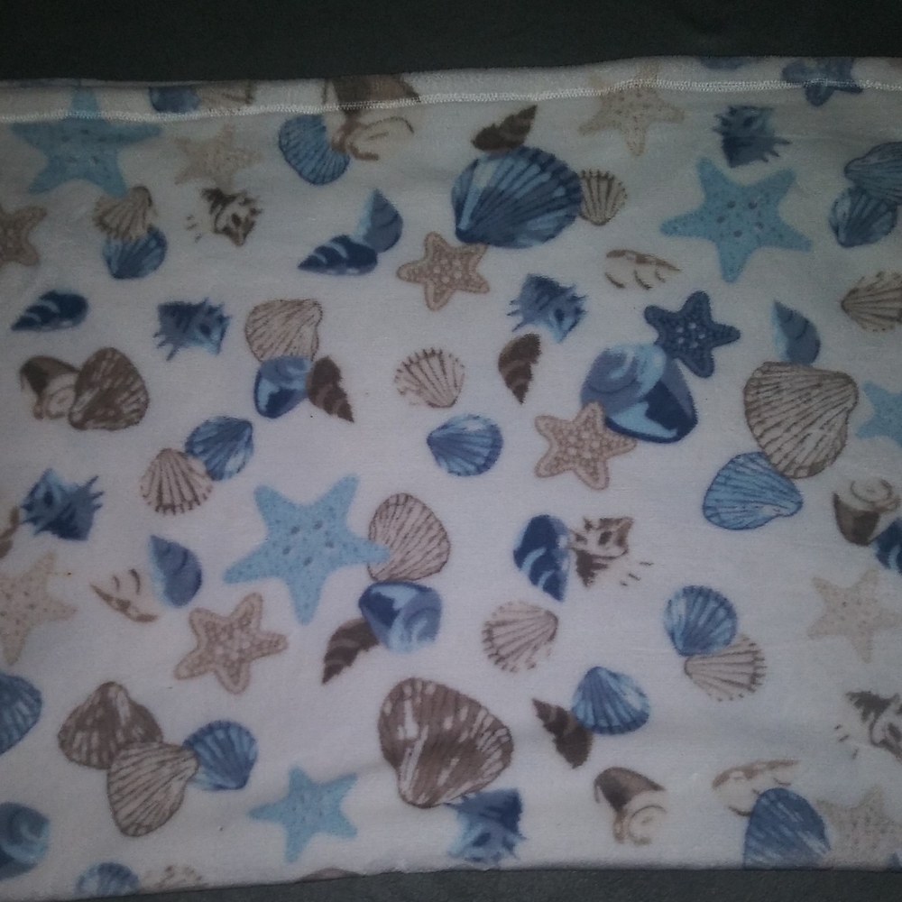 Throw blanket